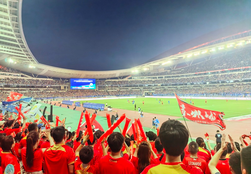 主场球迷助威，球队士气大幅提升